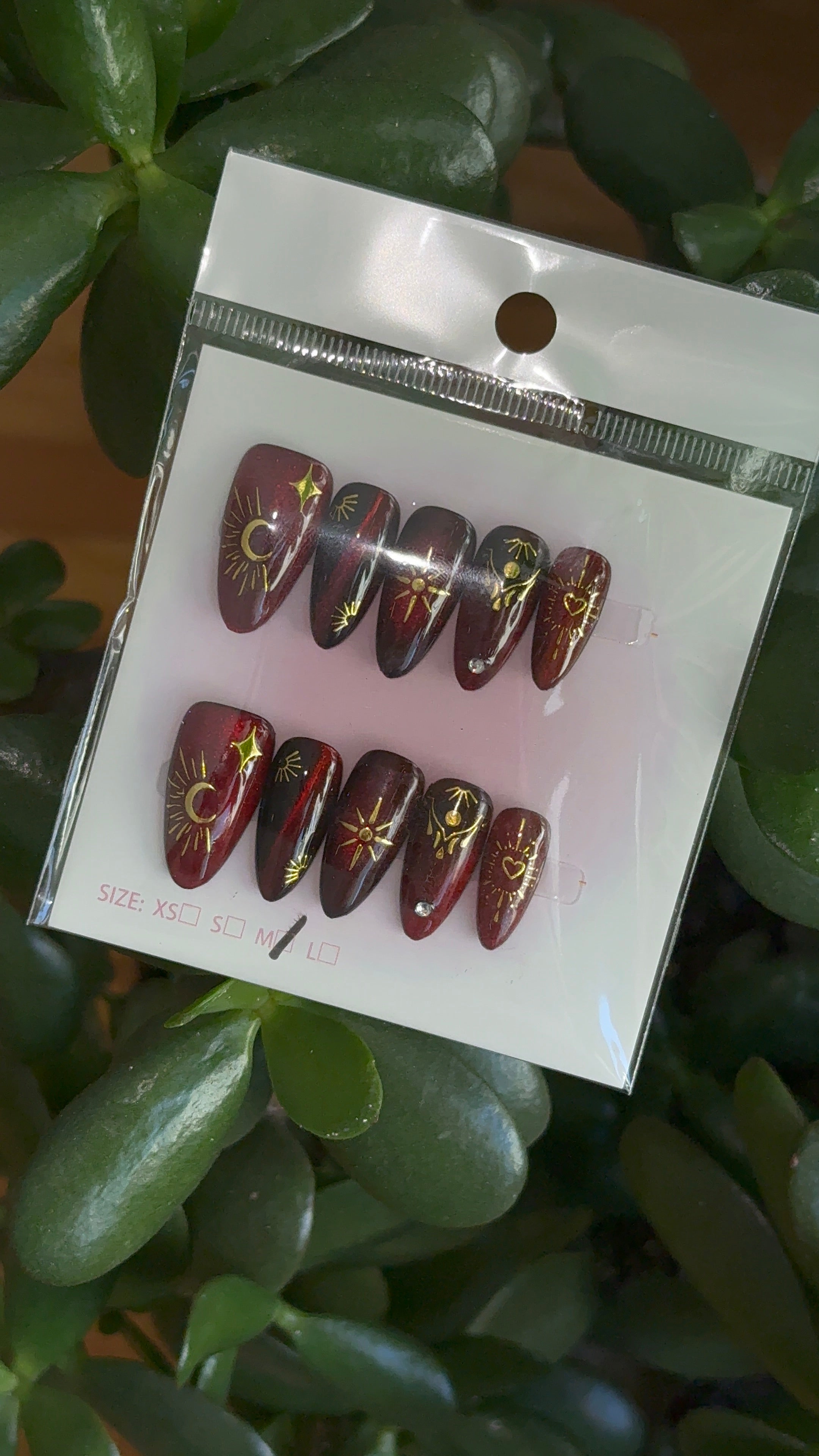 Red gold nails